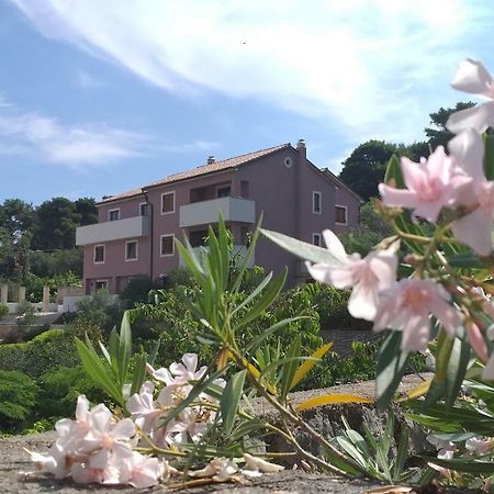 Amaryllis Residence, Apartment Diana & Deluxe Rooms With Shared Kitchen Veli Losinj Luaran gambar