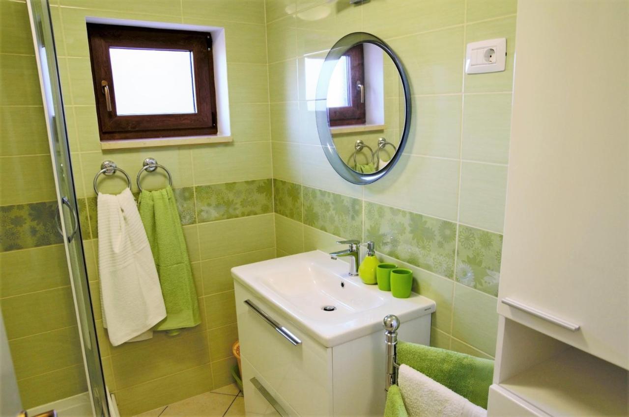 Amaryllis Residence, Apartment Diana & Deluxe Rooms With Shared Kitchen Veli Losinj Luaran gambar