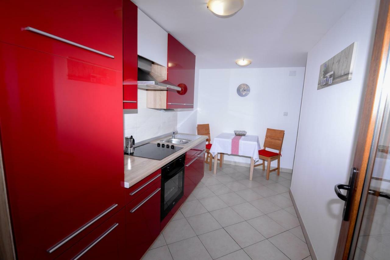 Amaryllis Residence, Apartment Diana & Deluxe Rooms With Shared Kitchen Veli Losinj Luaran gambar